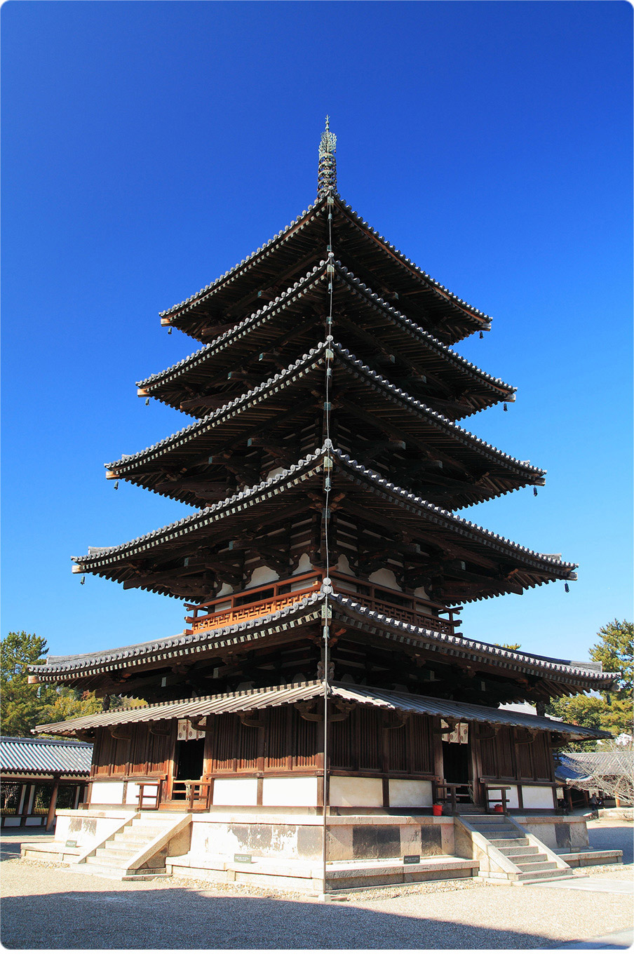 法隆寺の五重塔の写真